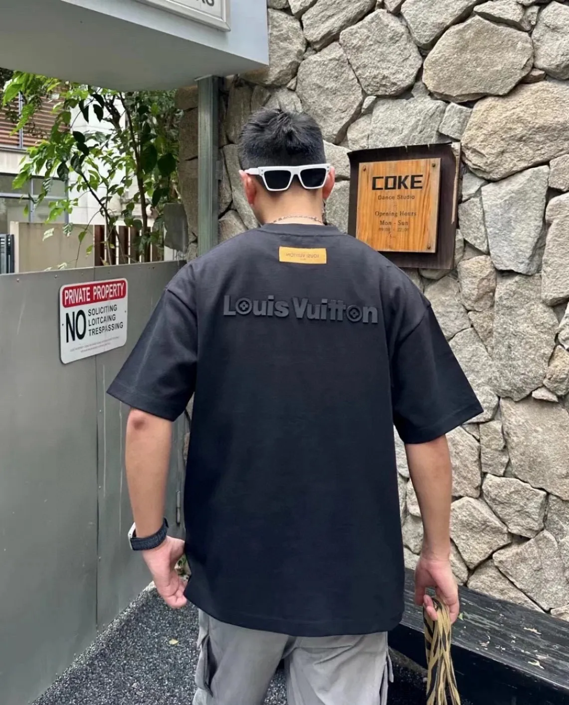 Louis Vuitton/ logo